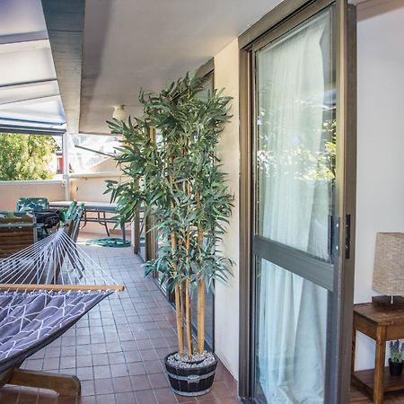 Colonial Court Beachfront Motel & Holiday Stay Airlie Beach Exterior foto