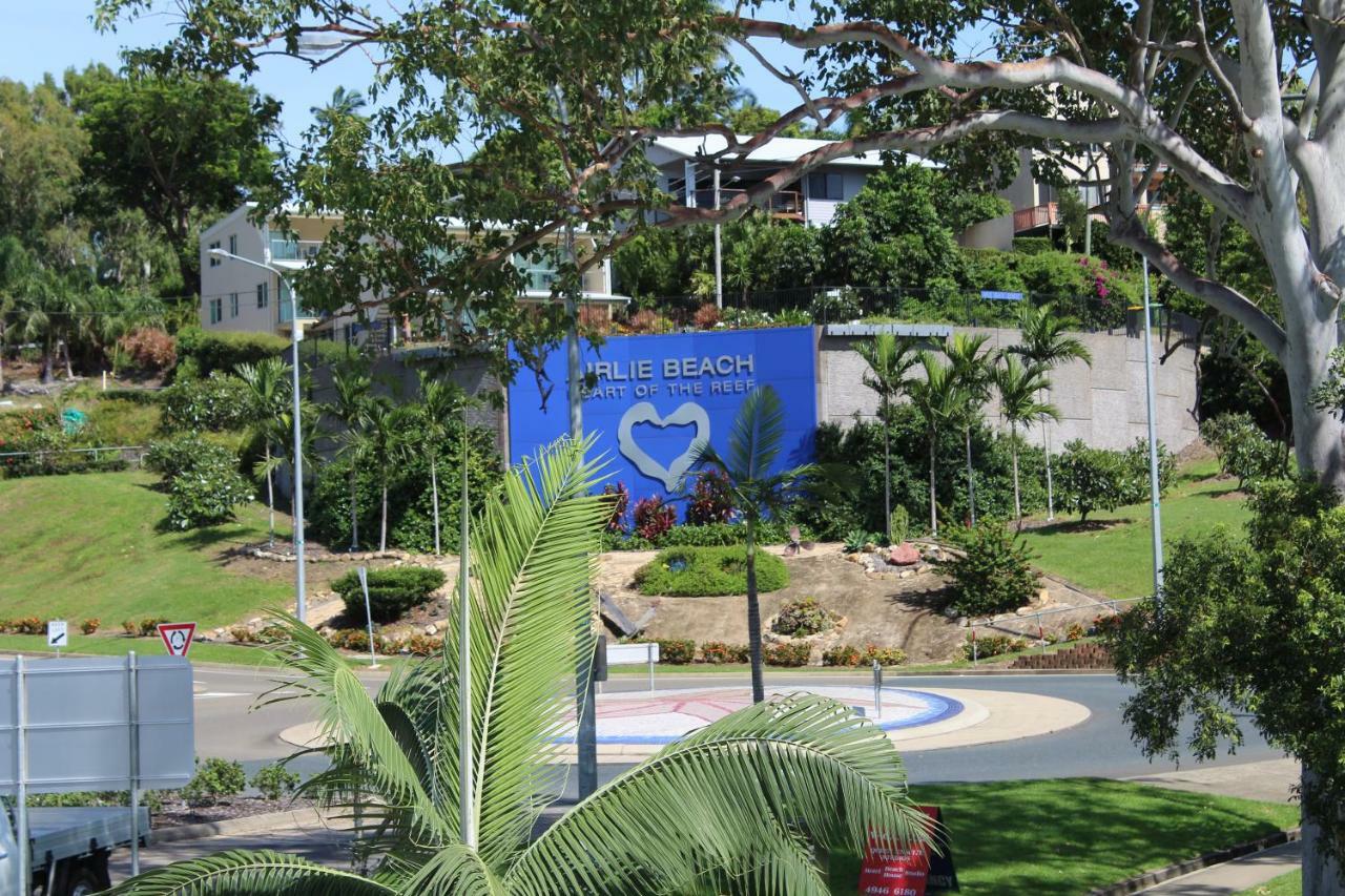 Colonial Court Beachfront Motel & Holiday Stay Airlie Beach Quarto foto